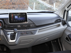 2020款 2.0T AMT运杰版前驱后单胎短轴中顶6座
