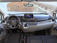 2020款 2.0T AMT运杰版前驱后单胎短轴中顶6座