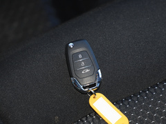 2020款 2.0T AMT运杰版前驱后单胎短轴中顶6座