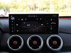 2021款 1.5T 两驱潮先锋