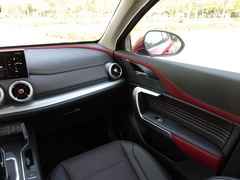 2021款 1.5T 两驱潮先锋
