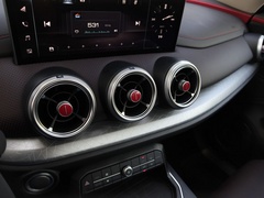 2021款 1.5T 两驱潮先锋