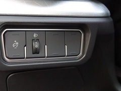 2021款 1.5T 两驱潮先锋