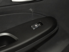 2021款 1.5L 手动时尚型 7座