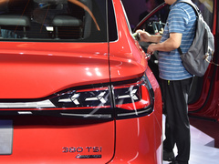 2021款 330TSI 两驱旗舰版