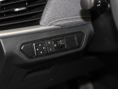 2021款 1.5T 手动舒适型 全球车周年纪念版 6座 