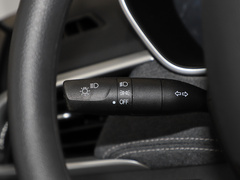 2021款 1.5T 手动舒适型 全球车周年纪念版 6座 