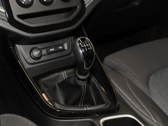 2021款 1.5T 手动舒适型 全球车周年纪念版 6座 