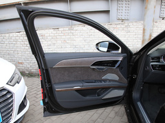 2021款 A8L 55 TFSI quattro 尊贵型