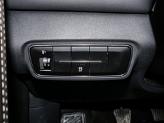 2021款 1.5T 手动精英型 7座