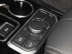 2022款 2.0T DCT两驱智联旗享版 五座