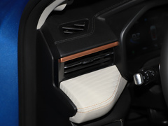 2021款 1.5T 自动大四版