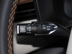 2021款 1.5T 自动大四版