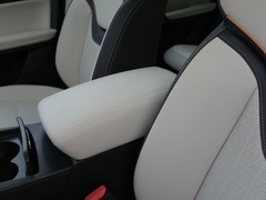 2021款 1.5T 自动大四版