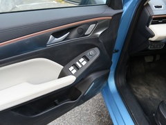 2021款 1.5T 自动大四版