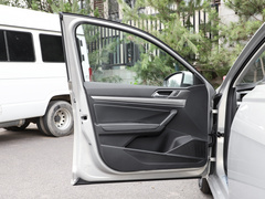 2021款 1.5L 自动视野版