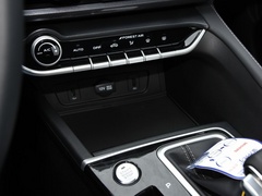 2020款 PLUS 荣耀百万版 1.6L GDI CVT豪华型