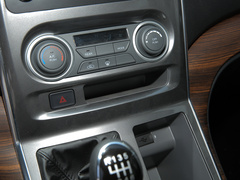 2021款 2.0L 手动舒适型 7座