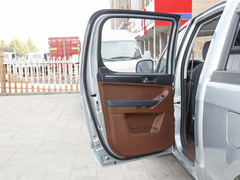 2020款  2.0T征服者3两驱电商版低货台长轴4F20