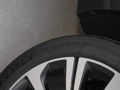 2021款 Supreme系列 400TGI 自动智能座舱尊荣版