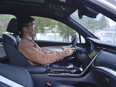 2021款 Supreme系列 300TGI 自动豪华座舱版