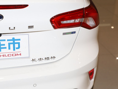 2021款 三厢 EcoBoost 180 自动锋潮型