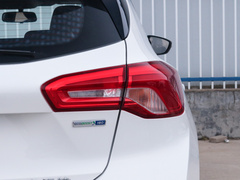 2021款 两厢 EcoBoost 180 自动锋潮型