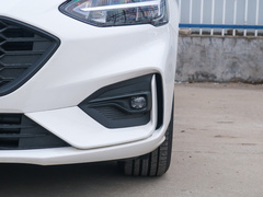 2021款 两厢 EcoBoost 180 自动锋潮型