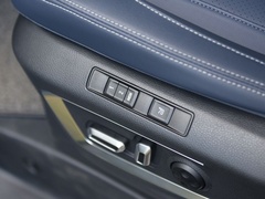 2021款 PLUS 2.0T 汽油自动旗舰版