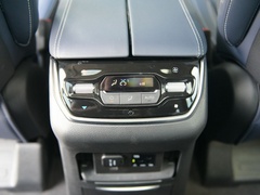 2021款 PLUS 2.0T 汽油自动旗舰版