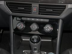 2021款 1.5L 手动舒适智联版