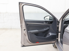 2021款 1.5L 手动舒适智联版