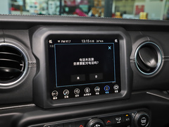 2021款 2.0T 撒哈拉四门版