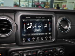 2021款 2.0T 撒哈拉四门版