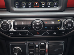 2021款 2.0T 罗宾汉四门版