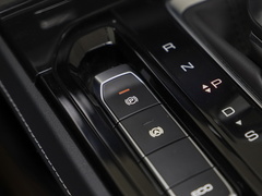 2020款 1.5T 自动旗舰型头等舱