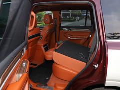 2022款 3.0T 商务版 登峰型 5座