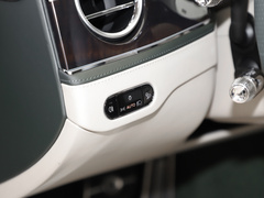 2022款 4.0T V8 标准版