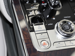 2022款 4.0T V8 标准版