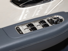 2022款 4.0T V8 标准版