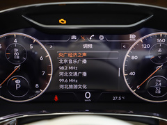 2022款 4.0T V8 标准版