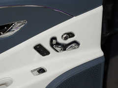 2022款 4.0T V8 标准版