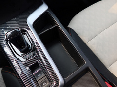 2021款 1.5T 铂金兔