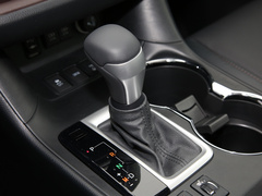 2021款 2.0T 四驱豪华版 7座