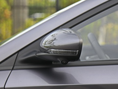 2021款 PLUS 235T 自动尊贵版