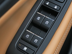 2021款 PLUS 235T 自动尊贵版