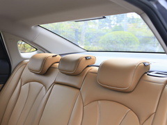 2021款 PLUS 235T 自动尊贵版