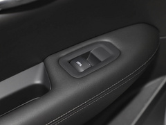 2021款 2.0T 六座四驱风尚型