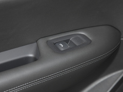 2021款 2.0T 六座两驱豪华型