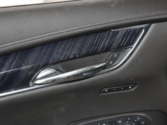 2021款 2.0T 六座四驱豪华型